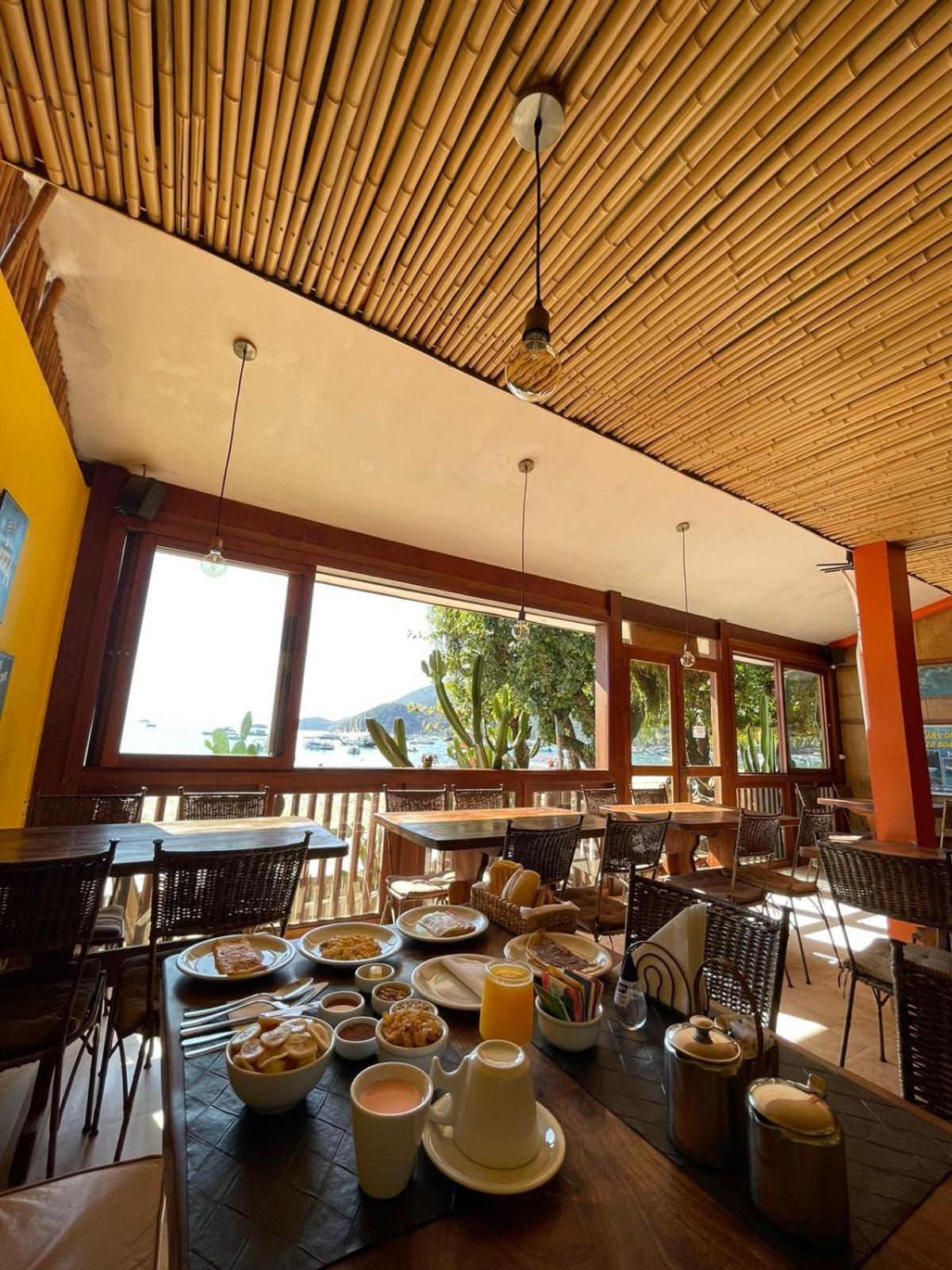 Pousada E Restaurante O Pescador Vila do Abraao Luaran gambar